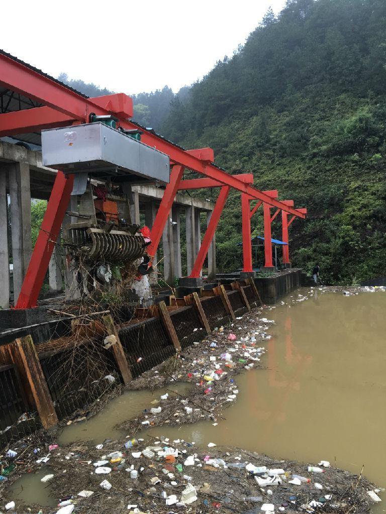 移動(dòng)式液壓抓斗清污機(jī)